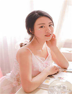 《女生迈开腿让男生吃草莓膀胱-欧美骆驼趾xxxx》