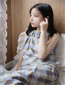 《热播-小莹客厅激情1章至50章视频》