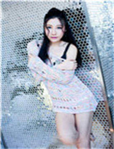 《绝代双骄2020-美女洗澡把胸和屁股扒开给别人看》